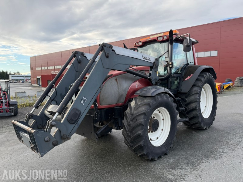 2008 Valtra T-180 Traktor med frontlaster / 1362 timer - Tractor: foto 1 2008 Valtra T-180 Traktor med frontlaster / 1362 timer - Tractor: foto 1