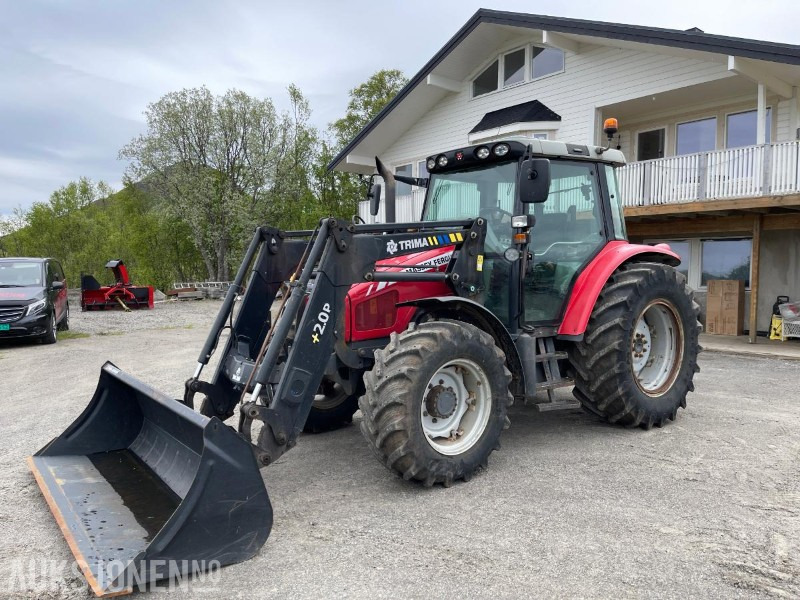 2009 Massey Ferguson MF 5435 Dyna-4 Med frontlaster og snøskuffe - Tractor: foto 1 2009 Massey Ferguson MF 5435 Dyna-4 Med frontlaster og snøskuffe - Tractor: foto 1