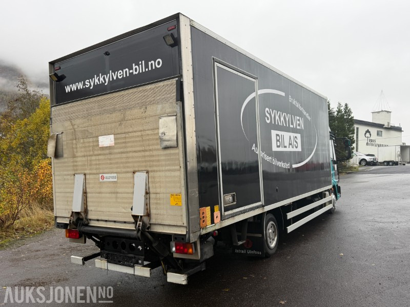 2010 Iveco Eurocargo Skapbil med bakløft og sidedør - Automat - Istrail påbygg - Camión caja cerrada: foto 4 2010 Iveco Eurocargo Skapbil med bakløft og sidedør - Automat - Istrail påbygg - Camión caja cerrada: foto 4