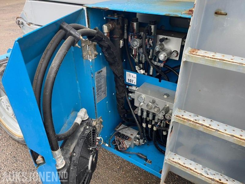 Plataforma elevadora 2011 Genie GS 4390 Sakselift, 1698 timer: foto 6 Plataforma elevadora 2011 Genie GS 4390 Sakselift, 1698 timer: foto 6