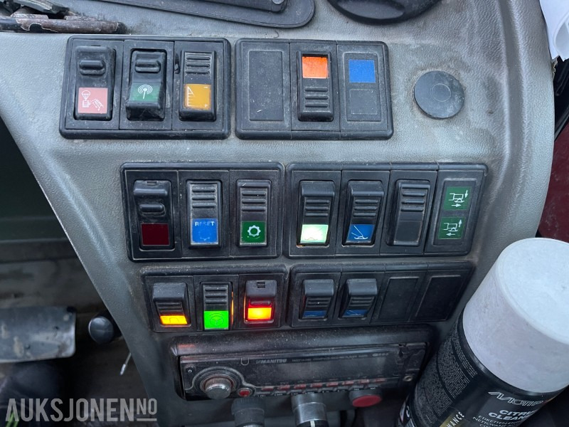 Manipulador telescópico 2011 Manitou Easy MRT 1840 Teleskoptruck med sving på hytte, 7368 timer: foto 14 Manipulador telescópico 2011 Manitou Easy MRT 1840 Teleskoptruck med sving på hytte, 7368 timer: foto 14