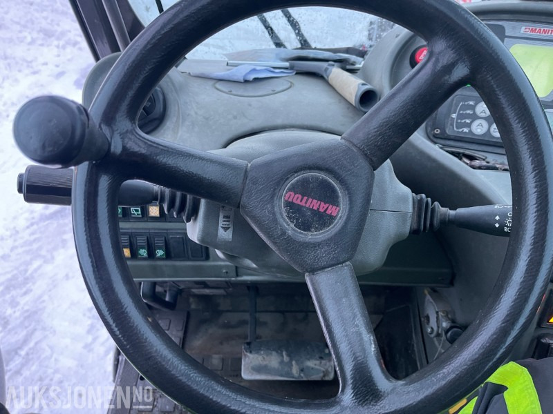 Manipulador telescópico 2011 Manitou Easy MRT 1840 Teleskoptruck med sving på hytte, 7368 timer: foto 16 Manipulador telescópico 2011 Manitou Easy MRT 1840 Teleskoptruck med sving på hytte, 7368 timer: foto 16