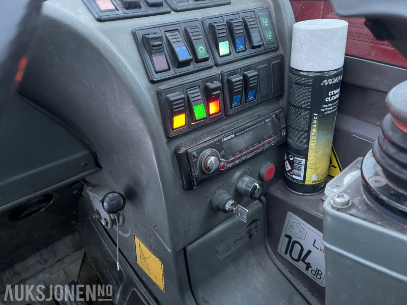 Manipulador telescópico 2011 Manitou Easy MRT 1840 Teleskoptruck med sving på hytte, 7368 timer: foto 15 Manipulador telescópico 2011 Manitou Easy MRT 1840 Teleskoptruck med sving på hytte, 7368 timer: foto 15