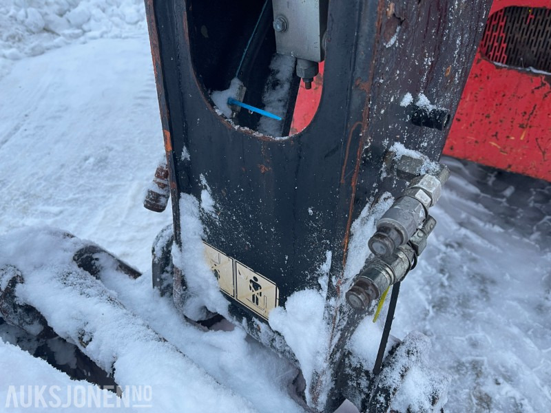 Manipulador telescópico 2011 Manitou Easy MRT 1840 Teleskoptruck med sving på hytte, 7368 timer: foto 32 Manipulador telescópico 2011 Manitou Easy MRT 1840 Teleskoptruck med sving på hytte, 7368 timer: foto 32