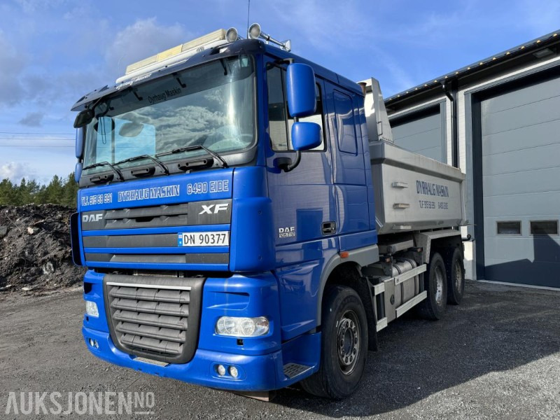 2012 DAF XF 510 hk - 6x4 - Tippbil - Istrail påbygg - Navreduksjon - Retarder - Gått 240.092 km - Volquete camión: foto 1 2012 DAF XF 510 hk - 6x4 - Tippbil - Istrail påbygg - Navreduksjon - Retarder - Gått 240.092 km - Volquete camión: foto 1
