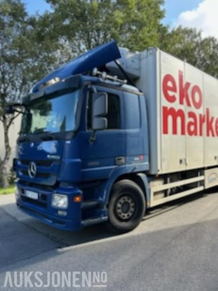 2012 Mercedes-Benz ACTROS skapbil/thermo med frys - Bilen har full service historikk - 573000 km. - Camión caja cerrada: foto 1 2012 Mercedes-Benz ACTROS skapbil/thermo med frys - Bilen har full service historikk - 573000 km. - Camión caja cerrada: foto 1