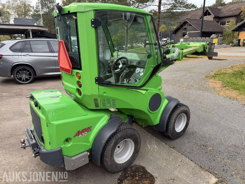 2013 Avant 630 kompaktlaster med snøfres, feiekost, gressklipper, pallegaffel, grusskuffe - mva fritt - Minicargadora: foto 5 2013 Avant 630 kompaktlaster med snøfres, feiekost, gressklipper, pallegaffel, grusskuffe - mva fritt - Minicargadora: foto 5