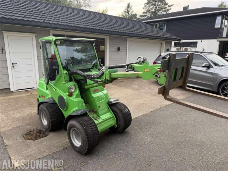 2013 Avant 630 kompaktlaster med snøfres, feiekost, gressklipper, pallegaffel, grusskuffe - mva fritt - Minicargadora: foto 2 2013 Avant 630 kompaktlaster med snøfres, feiekost, gressklipper, pallegaffel, grusskuffe - mva fritt - Minicargadora: foto 2