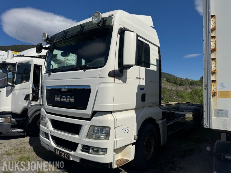 2013 MAN TGX 26.480 chassis med containerfester - Portacontenedore/ Intercambiable camión: foto 1 2013 MAN TGX 26.480 chassis med containerfester - Portacontenedore/ Intercambiable camión: foto 1