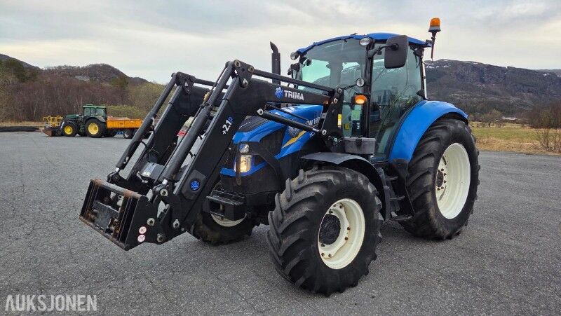 2013 New Holland T5.115 traktor Trimma +2,1P laster med SMS feste 5823 timer - Tractor: foto 1 2013 New Holland T5.115 traktor Trimma +2,1P laster med SMS feste 5823 timer - Tractor: foto 1