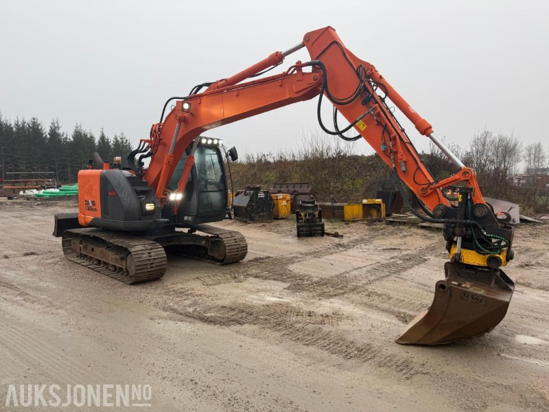 2014 Hitachi Zaxis 135us BELTEGRAVER ENGCON TILTROTATOR SERVICEHISTORIKK SENTRALSMØRING 2 SKUFFER - Excavadora: foto 2 2014 Hitachi Zaxis 135us BELTEGRAVER ENGCON TILTROTATOR SERVICEHISTORIKK SENTRALSMØRING 2 SKUFFER - Excavadora: foto 2