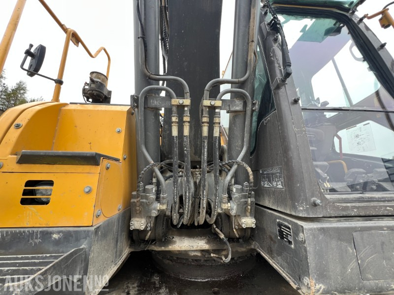 Excavadora 2014 Volvo EC235 DL , Engcon tilt, 2 skuffer, sentralsmøring, dieselvarmer: foto 10
