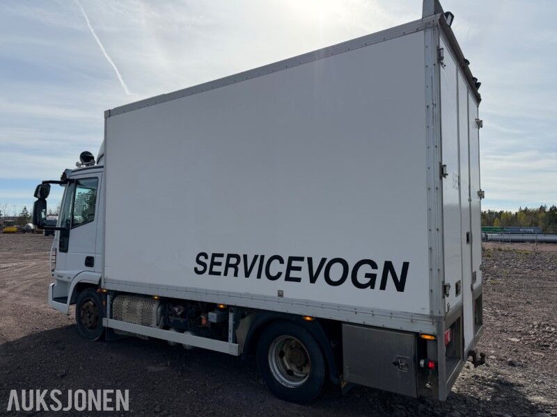 2015 Iveco 75E Servicebil med reoler, kran og aggregat – reparasjons objekt - Camión caja cerrada: foto 3 2015 Iveco 75E Servicebil med reoler, kran og aggregat – reparasjons objekt - Camión caja cerrada: foto 3