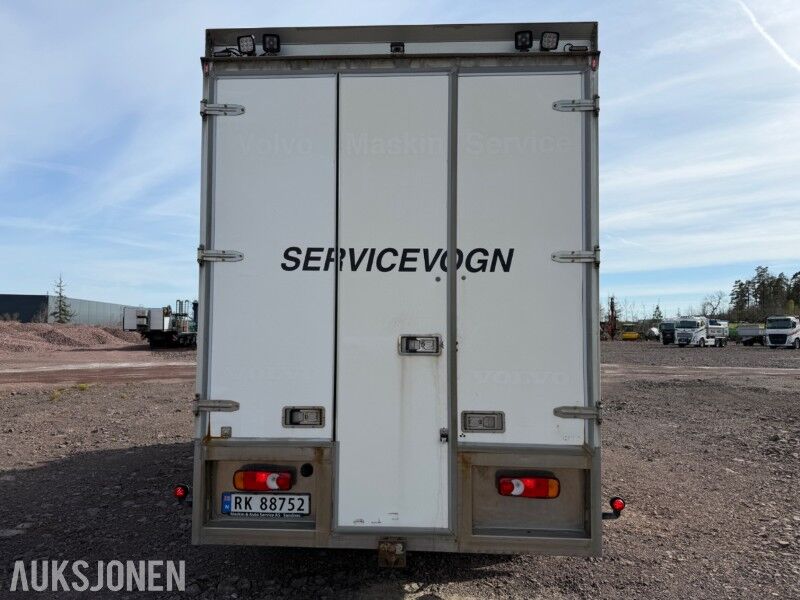 2015 Iveco 75E Servicebil med reoler, kran og aggregat – reparasjons objekt - Camión caja cerrada: foto 4 2015 Iveco 75E Servicebil med reoler, kran og aggregat – reparasjons objekt - Camión caja cerrada: foto 4
