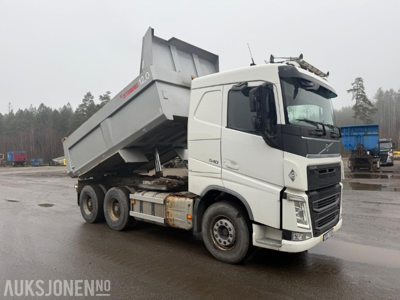 2015 VOLVO FH540 TIPPBIL SERVICEHISTORIKK ZETTERBERG PÅBYGG. - Volquete camión: foto 2 2015 VOLVO FH540 TIPPBIL SERVICEHISTORIKK ZETTERBERG PÅBYGG. - Volquete camión: foto 2