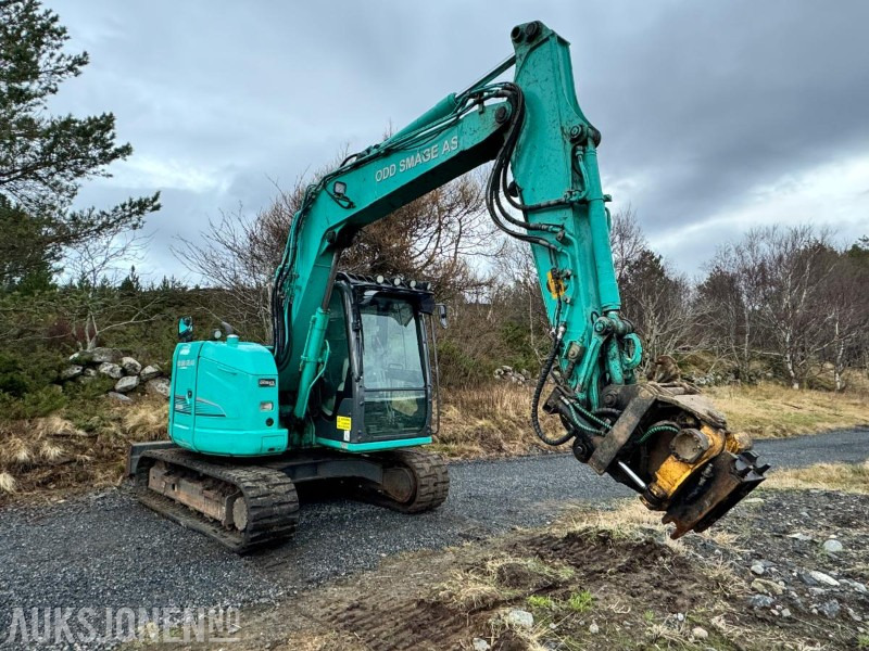 2016 Kobelco SK75SR-3E - 8,5 tonns gravemaskin med gummibelter - Tiltrotator - Pusskuffe - Bunkringspumpe - Sentralsmøring - Sertifisert - Excavadora: foto 3 2016 Kobelco SK75SR-3E - 8,5 tonns gravemaskin med gummibelter - Tiltrotator - Pusskuffe - Bunkringspumpe - Sentralsmøring - Sertifisert - Excavadora: foto 3