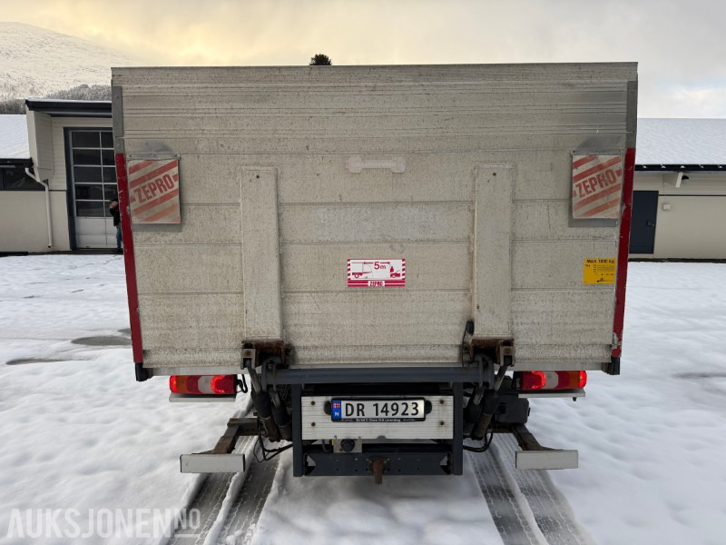 2016 Mercedes-Benz Atego 816 planbil med Zepro løftelem - C1 førarkort - Eu godkjent - Camión caja abierta: foto 4 2016 Mercedes-Benz Atego 816 planbil med Zepro løftelem - C1 førarkort - Eu godkjent - Camión caja abierta: foto 4