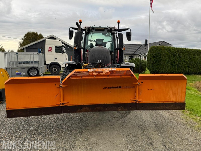 2016 Valtra T174E med Schmidt Tellefsdal U-LS 43.6 plog (2022), Valtra 76 frontlaster og betong lodd - Tractor: foto 2 2016 Valtra T174E med Schmidt Tellefsdal U-LS 43.6 plog (2022), Valtra 76 frontlaster og betong lodd - Tractor: foto 2