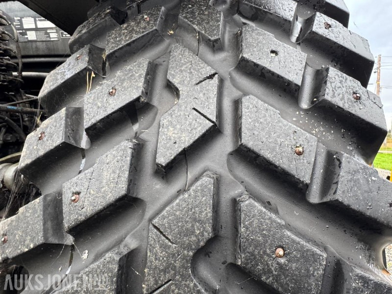 Leasing financiero de  2016 Valtra T174E med Schmidt Tellefsdal U-LS 43.6 plog (2022), Valtra 76 frontlaster og betong lodd leasing 2016 Valtra T174E med Schmidt Tellefsdal U-LS 43.6 plog (2022), Valtra 76 frontlaster og betong lodd: foto 14