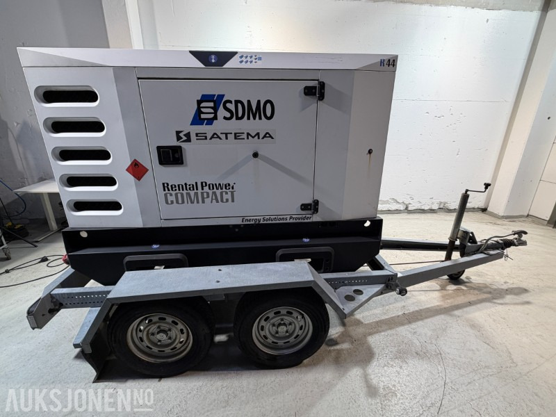 2017 SATEMA SDMO R44C3 40kVA 400V tilhengermontert strømaggregat - Equipo de construcción: foto 5 2017 SATEMA SDMO R44C3 40kVA 400V tilhengermontert strømaggregat - Equipo de construcción: foto 5