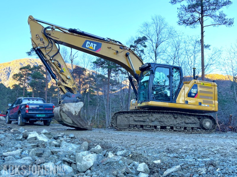 2018 Cat 320 - 4 890 timer - 2 skuffer og tiltrotator - CAT Premium serviceavtale - Excavadora: foto 1 2018 Cat 320 - 4 890 timer - 2 skuffer og tiltrotator - CAT Premium serviceavtale - Excavadora: foto 1