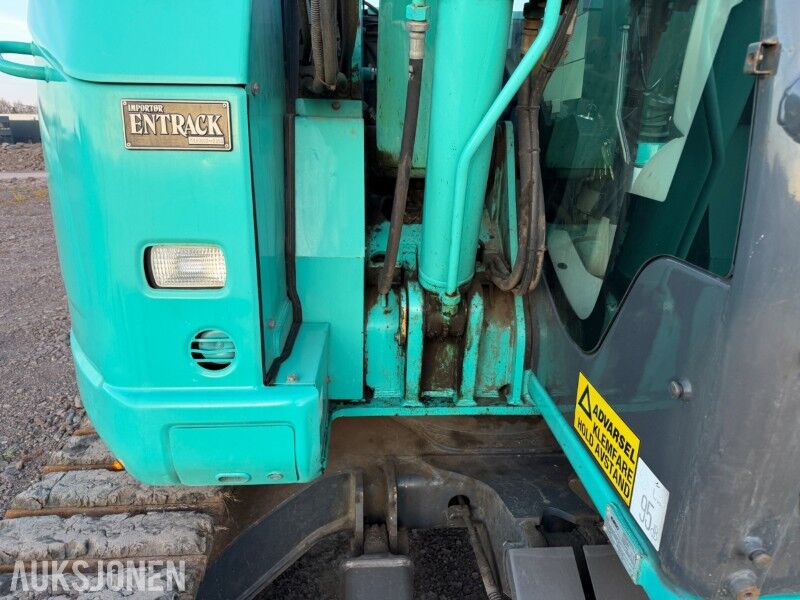 Excavadora 2018 Kobelco SK75SR-3E gravemaskin - rototilt, maskinstyring, pusseskuff og smalskuff: foto 24 Excavadora 2018 Kobelco SK75SR-3E gravemaskin - rototilt, maskinstyring, pusseskuff og smalskuff: foto 24