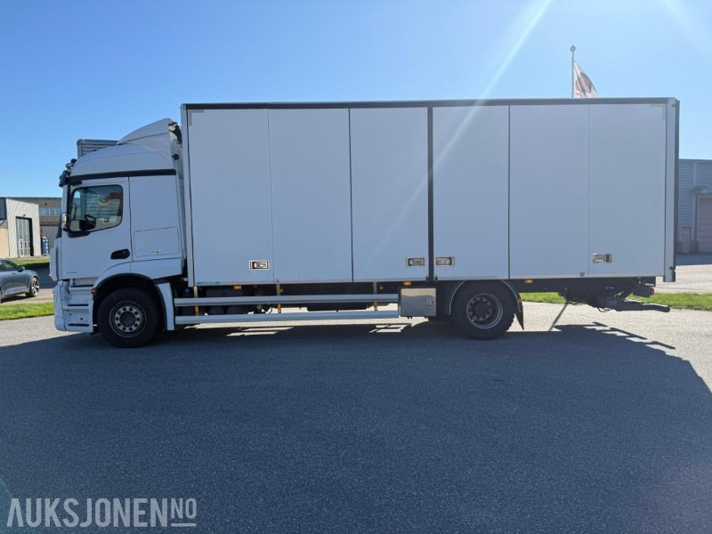 2018 Mercedes-Benz Actros SKAPBIL - SERVICEHISTORIKK 19 PALLER NY EU. - Camión caja cerrada: foto 3 2018 Mercedes-Benz Actros SKAPBIL - SERVICEHISTORIKK 19 PALLER NY EU. - Camión caja cerrada: foto 3
