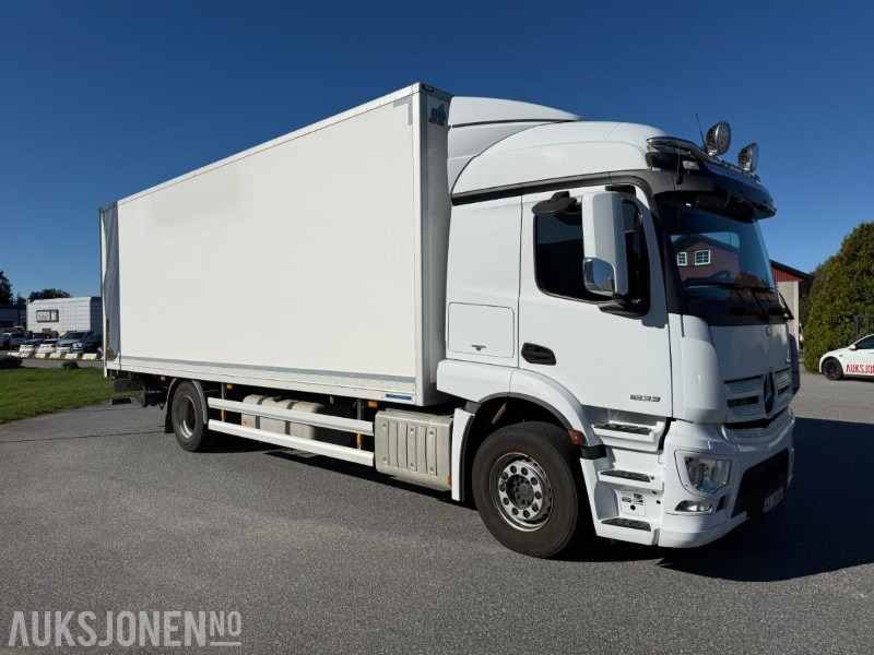 2018 Mercedes-Benz Actros SKAPBIL - SERVICEHISTORIKK 19 PALLER NY EU. - Camión caja cerrada: foto 2 2018 Mercedes-Benz Actros SKAPBIL - SERVICEHISTORIKK 19 PALLER NY EU. - Camión caja cerrada: foto 2
