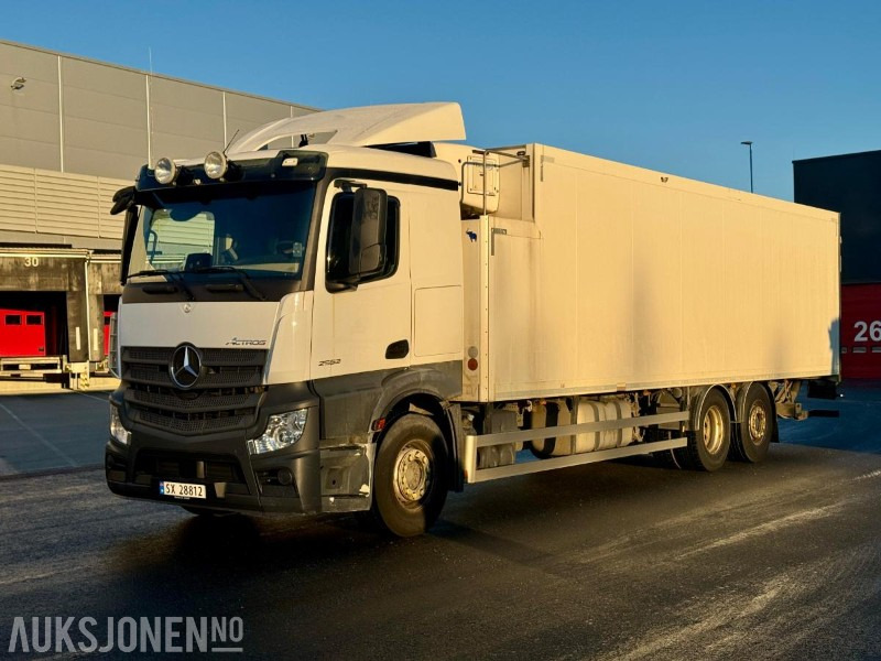 2019 Mercedes-Benz Actros 2545 L 6x2 Kjølebil - Eu-godkjent til 06/26 - Km: 193419 - Camión caja cerrada: foto 1 2019 Mercedes-Benz Actros 2545 L 6x2 Kjølebil - Eu-godkjent til 06/26 - Km: 193419 - Camión caja cerrada: foto 1
