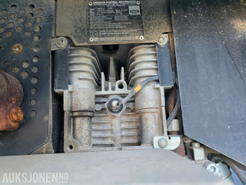 Rodillo 2019 Mikasa MVH-408D SZ Vibroplate med breddevinger: foto 10
