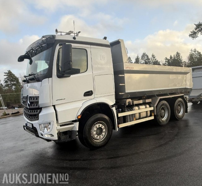 2020 Mercedes-Benz Arocs 2653 DUMPERBIL - GULLAVTALE - LAV KM. - Volquete camión: foto 1 2020 Mercedes-Benz Arocs 2653 DUMPERBIL - GULLAVTALE - LAV KM. - Volquete camión: foto 1