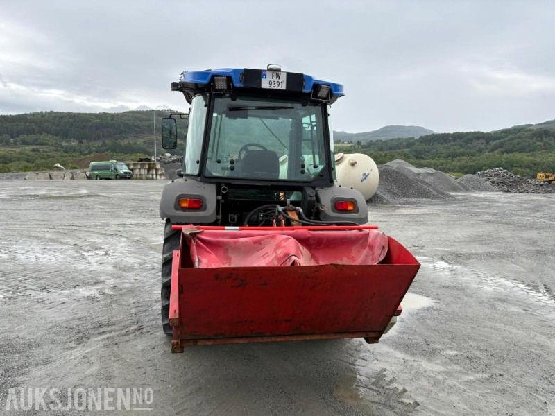 2020 Solis 50 med frontlaster,strøapparat og brøyteskjær - Tractor: foto 4 2020 Solis 50 med frontlaster,strøapparat og brøyteskjær - Tractor: foto 4