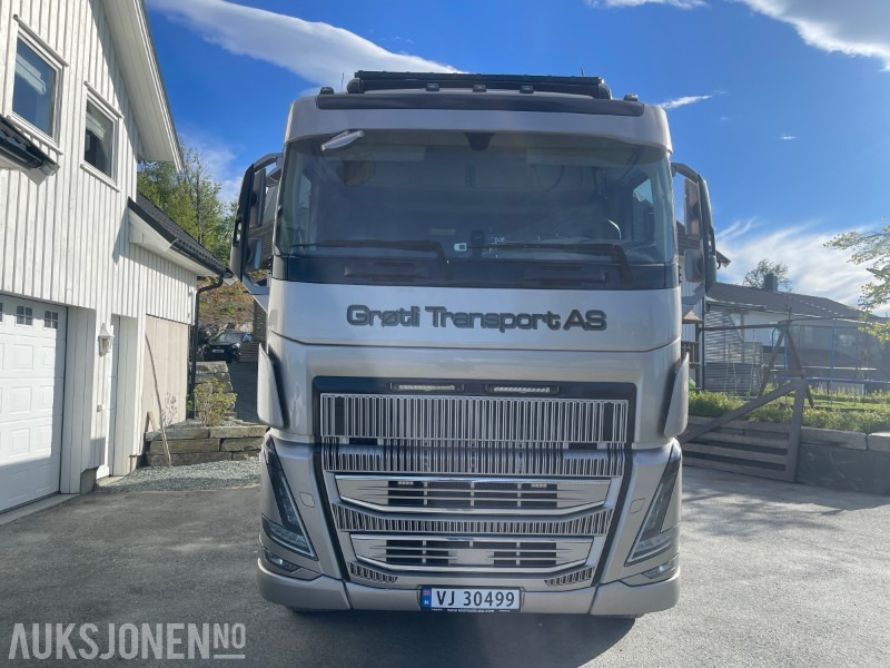 2022 Volvo FH16 750 8x4 Tridem – Gullavtale, Én Eier, EU-godkjent til 15.05.2026 - Volquete camión: foto 2 2022 Volvo FH16 750 8x4 Tridem – Gullavtale, Én Eier, EU-godkjent til 15.05.2026 - Volquete camión: foto 2