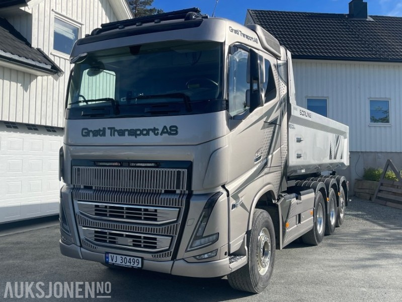 2022 Volvo FH16 750 8x4 Tridem – Gullavtale, Én Eier, EU-godkjent til 15.05.2026 - Volquete camión: foto 1 2022 Volvo FH16 750 8x4 Tridem – Gullavtale, Én Eier, EU-godkjent til 15.05.2026 - Volquete camión: foto 1