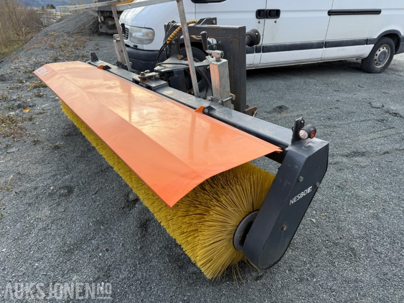 2024 Nesbo FM 2800 S – PTO-drevet kostemaskin - Equipo de construcción: foto 1 2024 Nesbo FM 2800 S – PTO-drevet kostemaskin - Equipo de construcción: foto 1