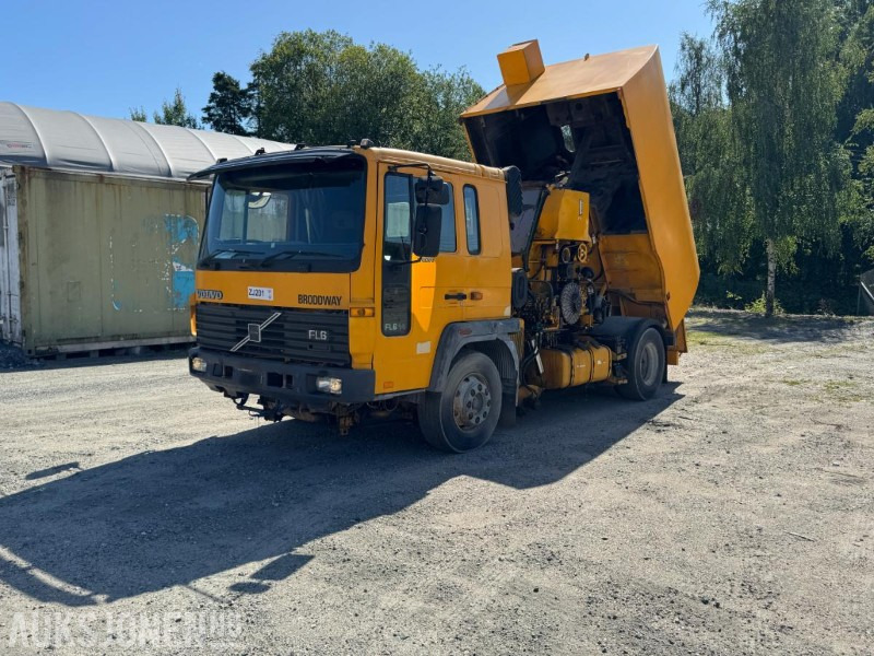 1998 Volvo FL614 feiebil m/ Johnston-Beam S5000 | 135 965 km | 4 638 t | Automat - Camión: foto 1 1998 Volvo FL614 feiebil m/ Johnston-Beam S5000 | 135 965 km | 4 638 t | Automat - Camión: foto 1