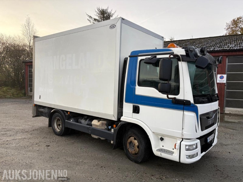 2013 MAN TGL 3 seter Euro6 4X2 skap m/varme og innredning - Camión: foto 4 2013 MAN TGL 3 seter Euro6 4X2 skap m/varme og innredning - Camión: foto 4