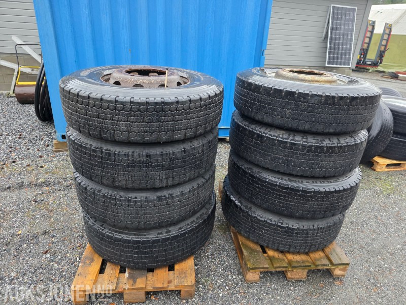 DOUBLESTAR lastebil dekk på felg 315/80R22.5 8 stk - Camión: foto 1 DOUBLESTAR lastebil dekk på felg 315/80R22.5 8 stk - Camión: foto 1