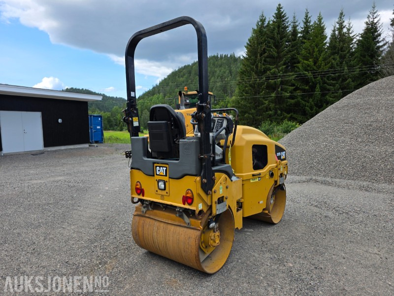 Cat CB22B Tandemvals - 2223 Arbeidstimer - 2490kg - Rodillo: foto 5 Cat CB22B Tandemvals - 2223 Arbeidstimer - 2490kg - Rodillo: foto 5