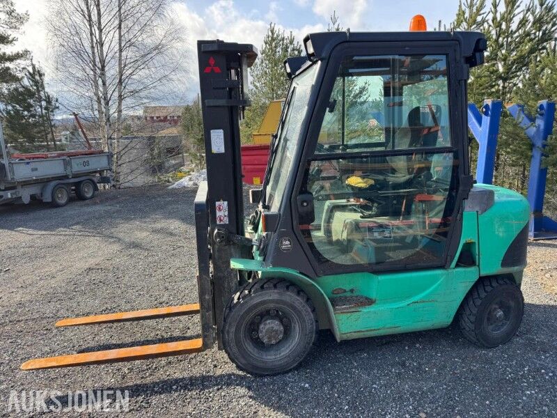 2000 Mitsubishi FD25K truck / 2584 timer - Equipo de manutención: foto 2 2000 Mitsubishi FD25K truck / 2584 timer - Equipo de manutención: foto 2