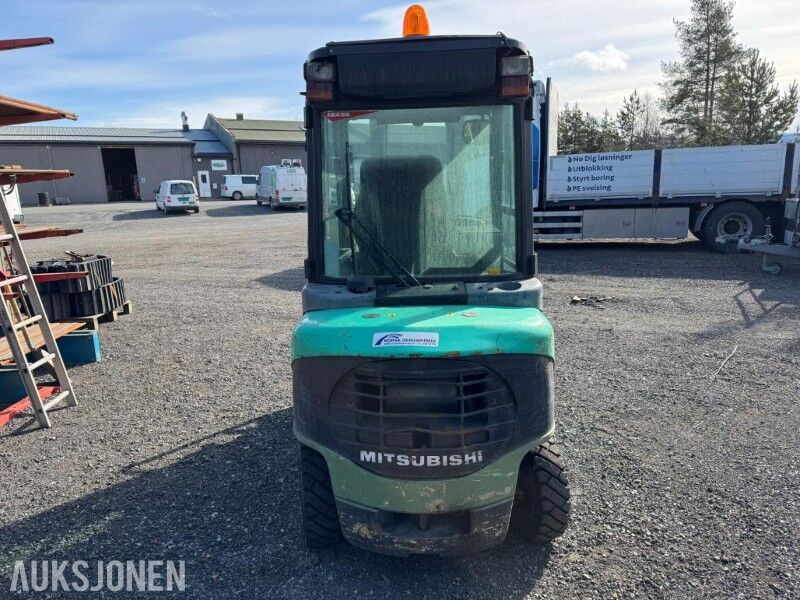 2000 Mitsubishi FD25K truck / 2584 timer - Equipo de manutención: foto 4 2000 Mitsubishi FD25K truck / 2584 timer - Equipo de manutención: foto 4