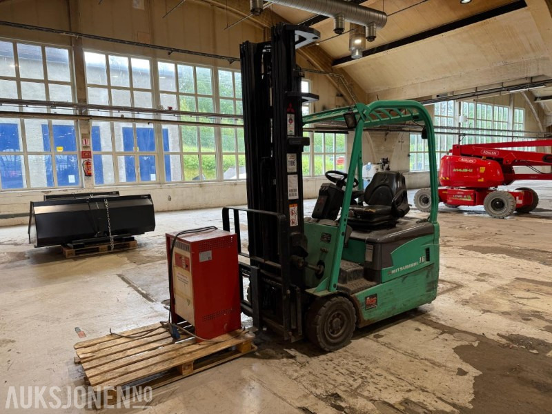 2006 Mitsubishi FB16NT gaffeltruck m/lader. - Equipo de manutención: foto 1 2006 Mitsubishi FB16NT gaffeltruck m/lader. - Equipo de manutención: foto 1