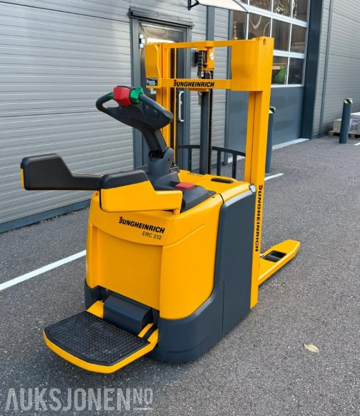 2012 Jungheinrich ERC212 - 1200 kg / 2,5 meter løftehøyde - Equipo de manutención: foto 5 2012 Jungheinrich ERC212 - 1200 kg / 2,5 meter løftehøyde - Equipo de manutención: foto 5