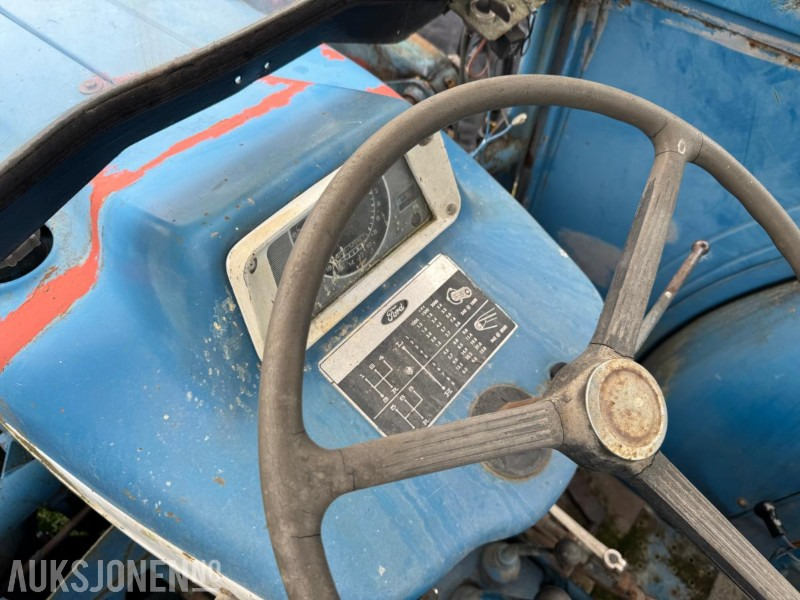 Tractor Ford 2000 MED LASTER, SKUFFE OG HARV, IKKE MVA: foto 20