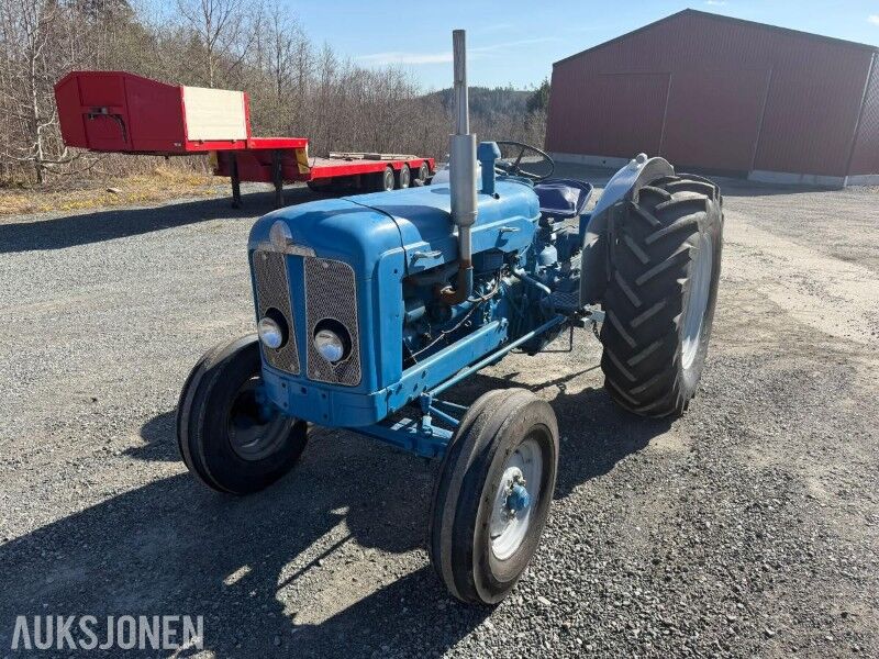 Fordson Super Major - Mva fri traktor - Tractor: foto 1 Fordson Super Major - Mva fri traktor - Tractor: foto 1