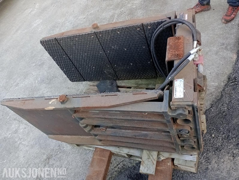 2002 E.L.M Hydralisk Klemaggregat - Implemento para Maquinaria de construcción: foto 3 2002 E.L.M Hydralisk Klemaggregat - Implemento para Maquinaria de construcción: foto 3