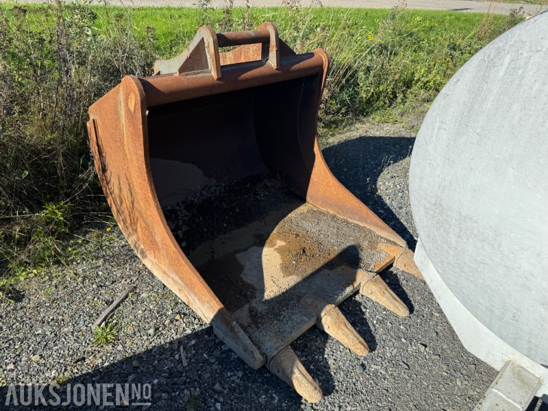 2006 Hako graveskuffe med tenner S60 feste - Implemento para Maquinaria de construcción: foto 1 2006 Hako graveskuffe med tenner S60 feste - Implemento para Maquinaria de construcción: foto 1