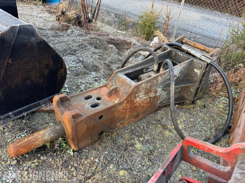 2008 Daemo DMB180 pigghammer med kombi S60 og S70 feste. - Implemento para Maquinaria de construcción: foto 1 2008 Daemo DMB180 pigghammer med kombi S60 og S70 feste. - Implemento para Maquinaria de construcción: foto 1