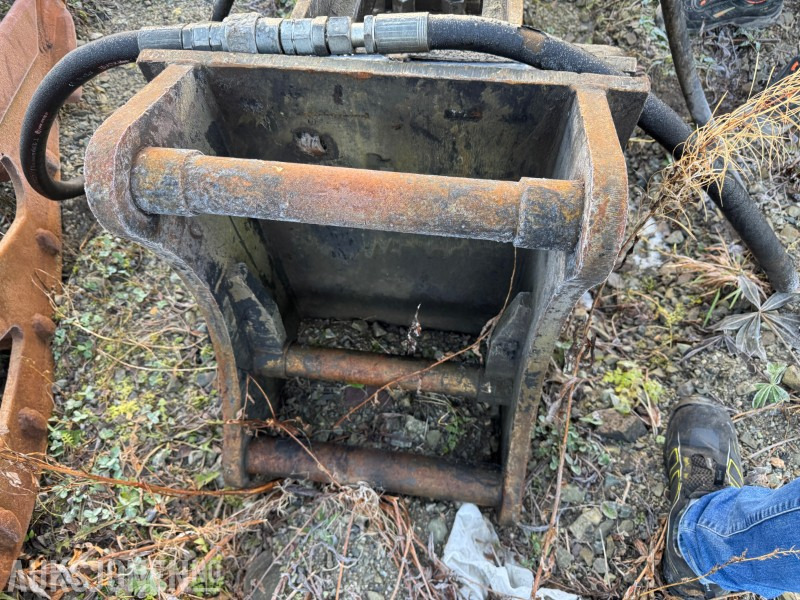 2008 Daemo DMB180 pigghammer med kombi S60 og S70 feste. - Implemento para Maquinaria de construcción: foto 5 2008 Daemo DMB180 pigghammer med kombi S60 og S70 feste. - Implemento para Maquinaria de construcción: foto 5