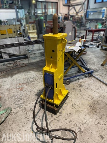 2008 JAB JB30 Pigghammer - S50 - Implemento para Maquinaria de construcción: foto 1 2008 JAB JB30 Pigghammer - S50 - Implemento para Maquinaria de construcción: foto 1